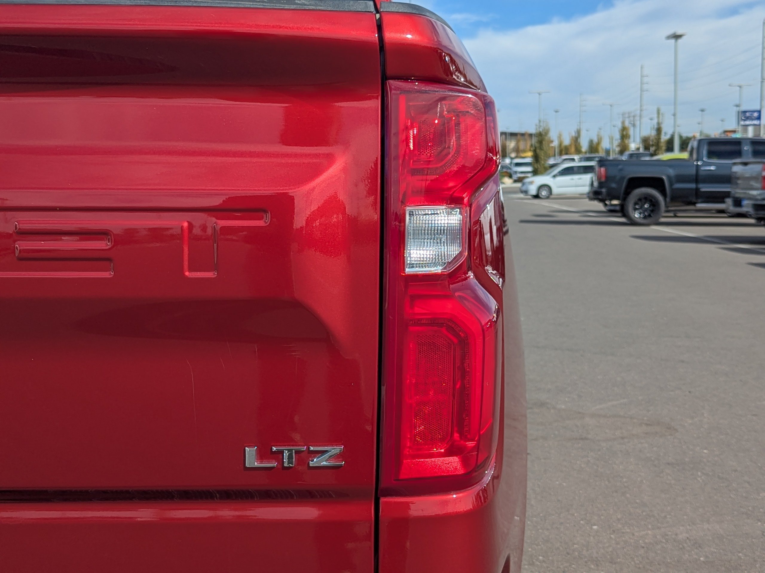 Certified 2023 Chevrolet Silverado 1500 LTZ AWD/4WD image 50