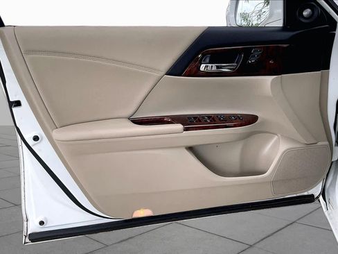 Used 2014 Honda Accord EX-L image 22