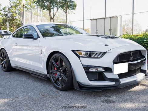 Used 2022 Ford Mustang Shelby GT500 w/ Carbon Fiber Track Pack image 12
