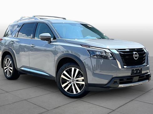 Used 2026 Nissan Rogue SV FWD image 3