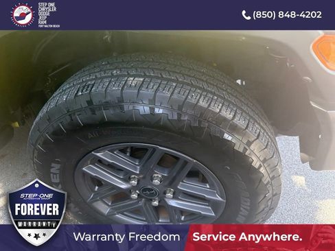 Used 2024 Jeep Wrangler Unlimited Sport AWD/4WD image 5