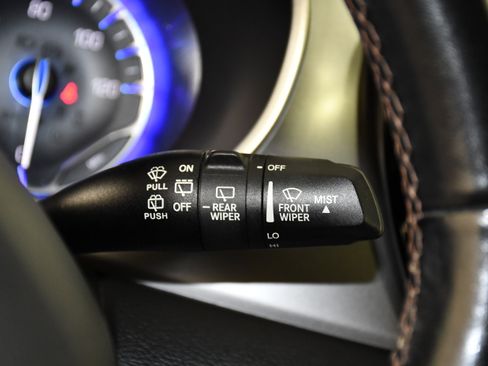 Used 2020 Chrysler Pacifica Touring-L FWD image 24