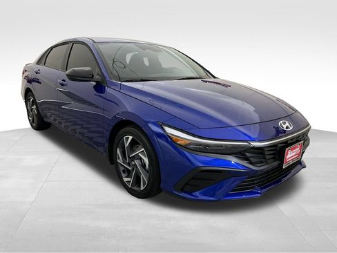 Certified 2025 Hyundai Elantra Sport FWD image 7