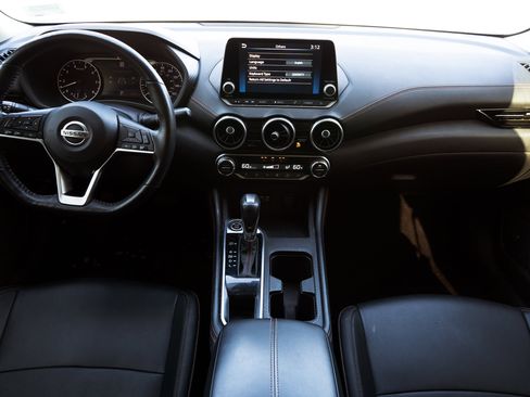 Used 2023 Nissan Sentra SR w/ SR Premium Package image 25