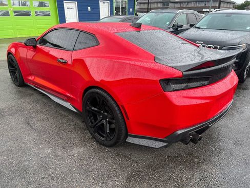Used 2018 Chevrolet Camaro SS RWD image 2