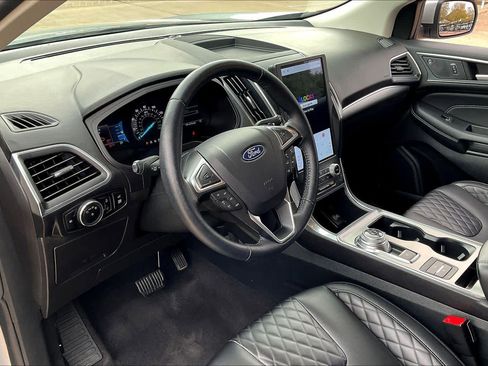 Used 2024 Ford Edge Titanium image 15