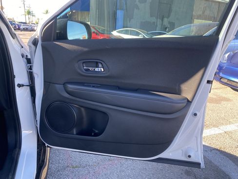 Used 2021 Honda HR-V Sport image 25