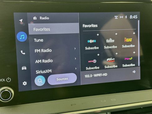 Used 2024 Toyota Prius LE FWD image 21