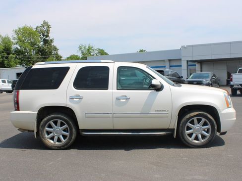 Used 2013 GMC Yukon Denali AWD/4WD image 11