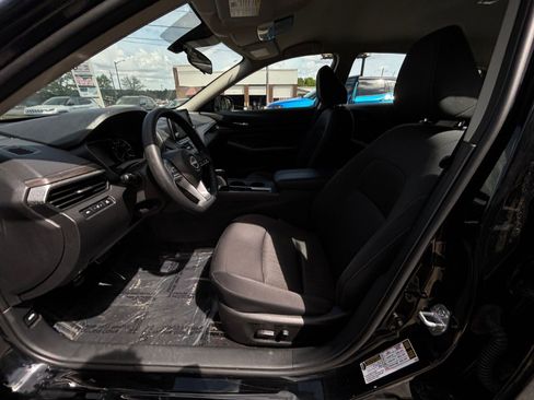 Used 2025 Nissan Altima 2.5 SV image 30