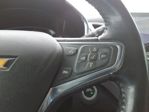 Certified 2019 Chevrolet Equinox Premier w/ LPO, Style and Go Package image 14