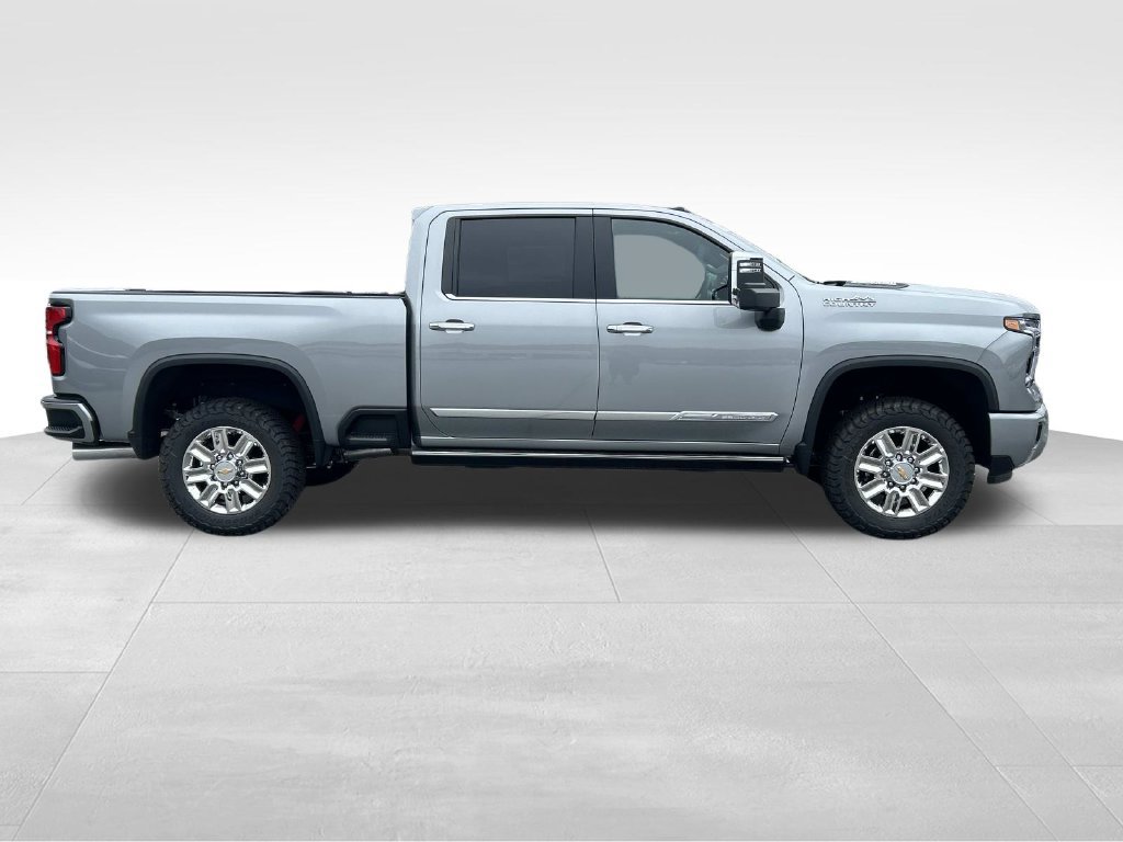New 2026 Chevrolet Silverado 2500 High Country w/ High Country Premium Package AWD/4WD image 2