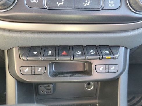 Used 2021 Chevrolet Colorado Z71 image 10