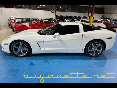 Used 2009 Chevrolet Corvette Coupe w/ Roof Package RWD image 6