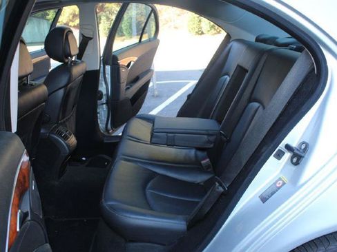 Used 2008 Mercedes-Benz E 350 Sedan image 9
