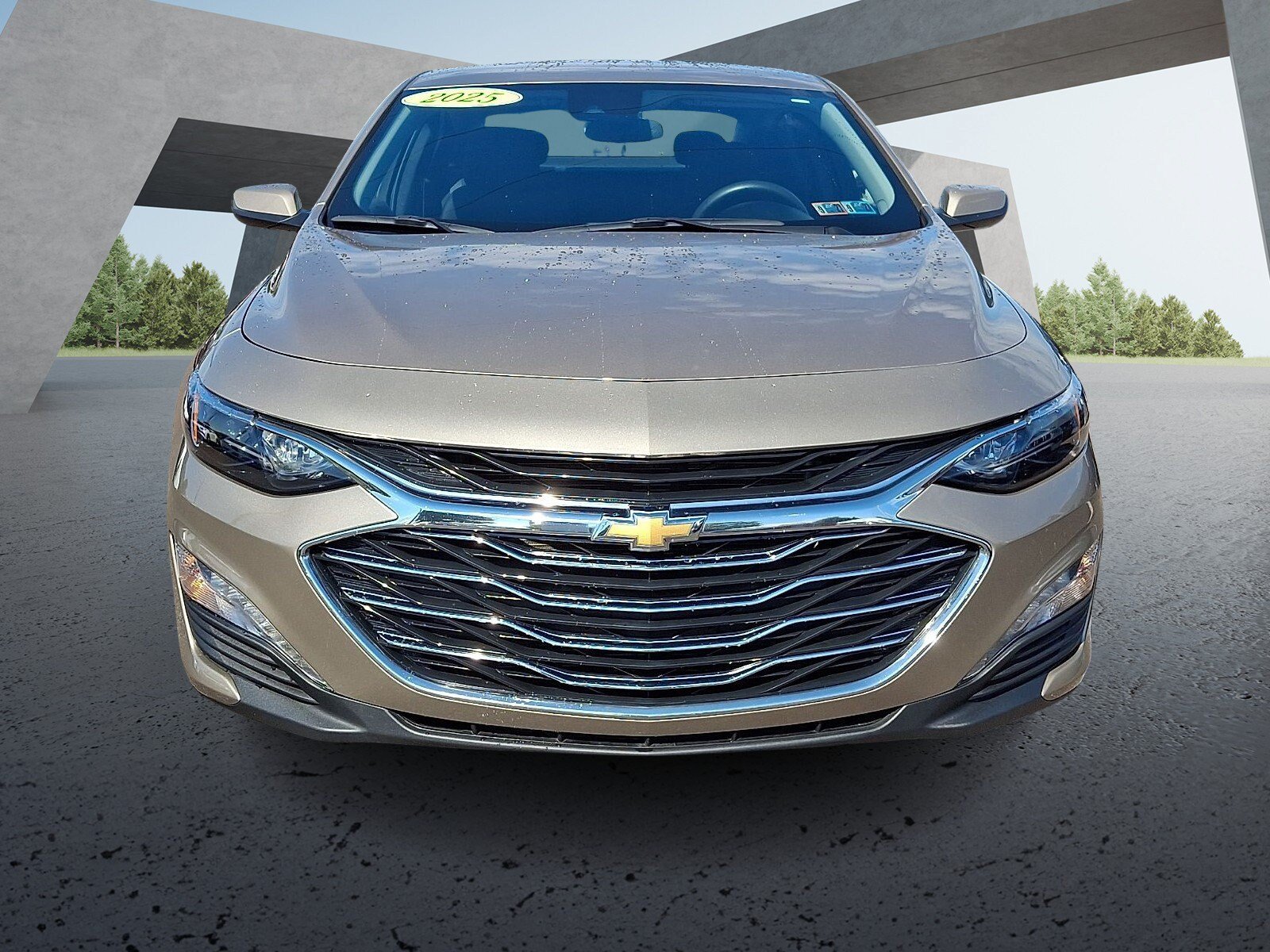 Used 2025 Chevrolet Malibu LT FWD image 2