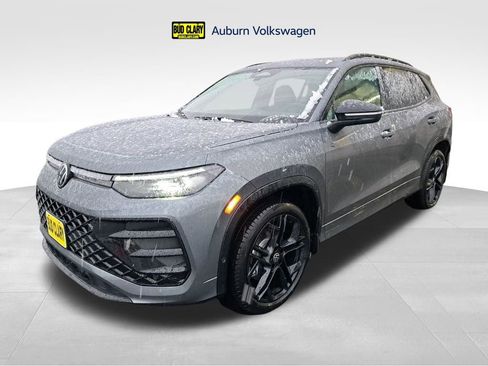 New 2026 Volkswagen Tiguan SE R-Line AWD/4WD image 1