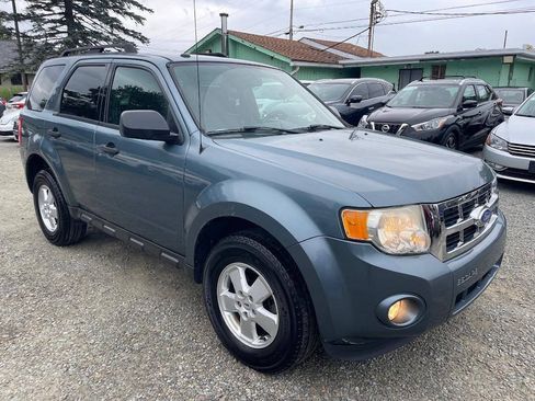 Used 2011 Ford Escape XLT FWD image 4