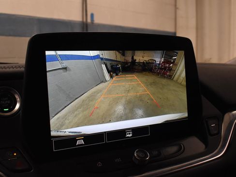 Used 2025 Chevrolet Blazer LT AWD/4WD image 17
