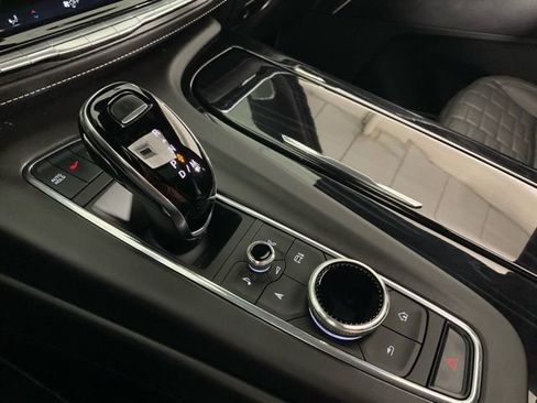 Used 2024 Cadillac Escalade ESV V w/ LPO, ONYX Package image 19