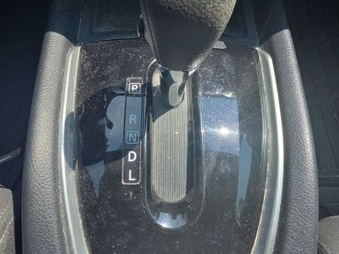 Used 2016 Nissan Rogue S AWD/4WD image 18