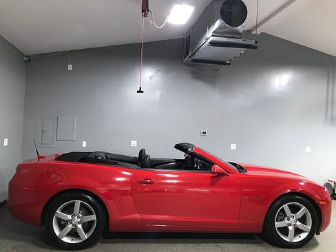 Used 2011 Chevrolet Camaro LT RWD image 3