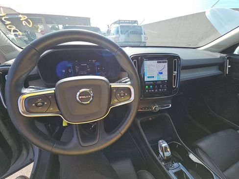 Used 2025 Volvo XC40 B5 Plus AWD/4WD image 3