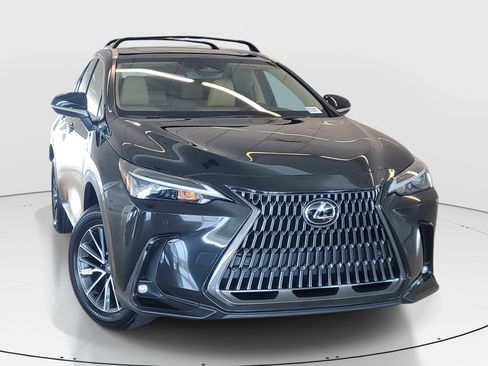 Used 2025 Lexus NX 250 FWD w/ Accessory Package (Z1) image 2