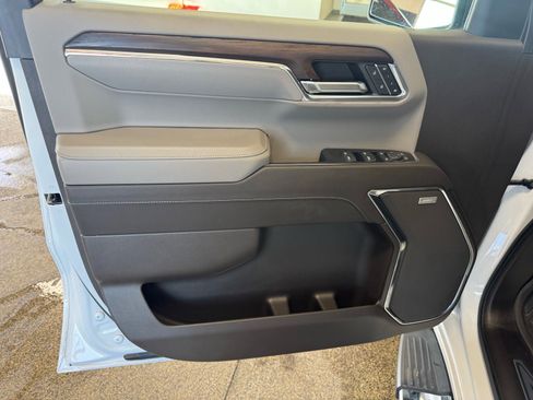 Used 2024 GMC Sierra 1500 SLT w/ SLT Premium Plus Package image 16