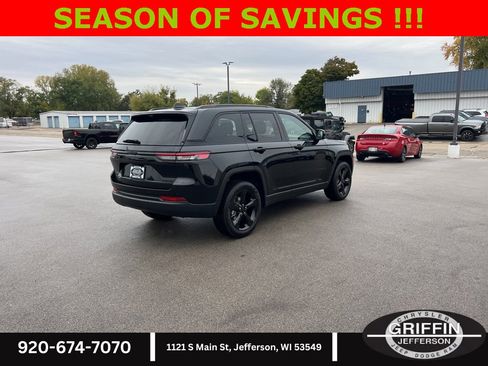 New 2025 Jeep Grand Cherokee Limited w/ Luxury Tech Group II image 11