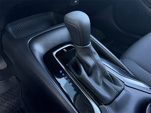 Used 2025 Toyota Corolla LE image 20