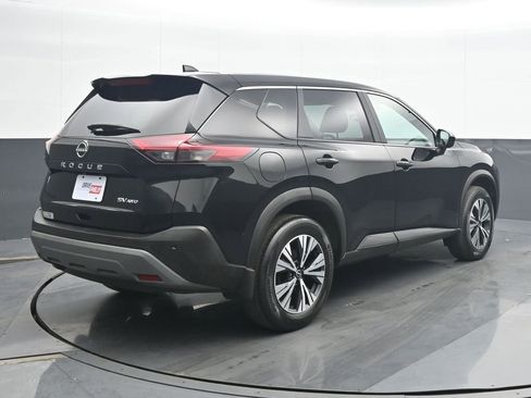 Used 2023 Nissan Rogue SV image 6