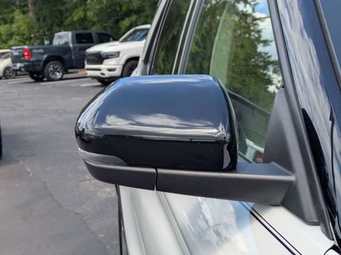 Used 2020 Ford Explorer Platinum w/ Premium Technology Package AWD/4WD image 13