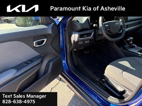 New 2025 Kia K4 LXS image 14