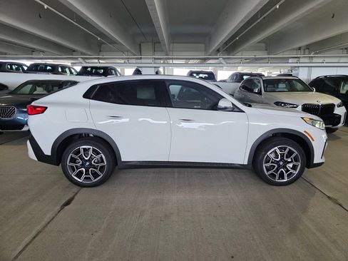 New 2026 BMW X2 xDrive28i w/ Convenience Package AWD/4WD image 3