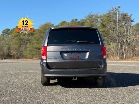 Used 2017 Dodge Grand Caravan SE image 6