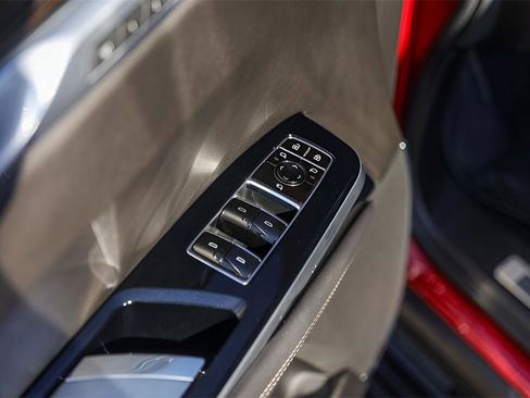 Used 2025 Cadillac Escalade ESV Premium Luxury image 22