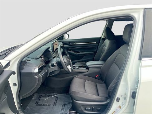 Used 2023 Nissan Altima 2.5 SV w/ SV Premium Package image 21