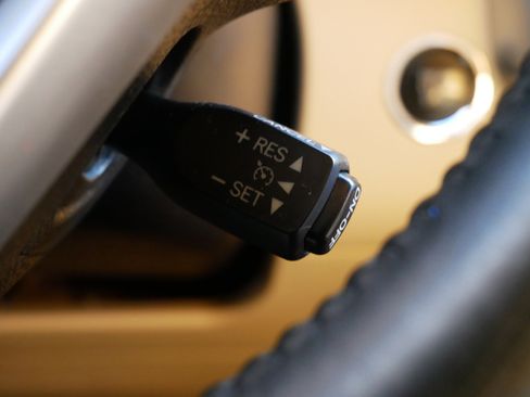 Used 2015 Toyota Highlander XLE image 22