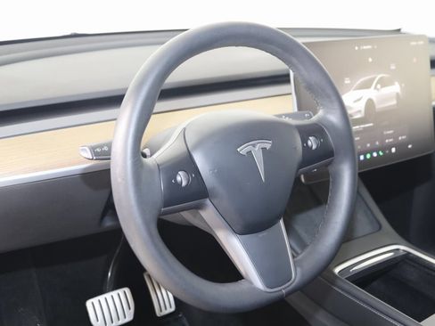 Used 2022 Tesla Model Y Performance image 6