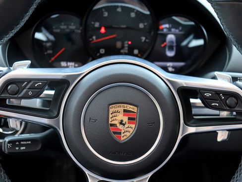 Used 2019 Porsche 718 Boxster RWD image 23