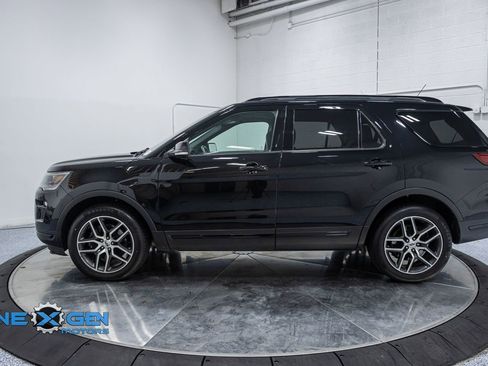 Used 2018 Ford Explorer Sport w/ Equipment Group 401A image 4