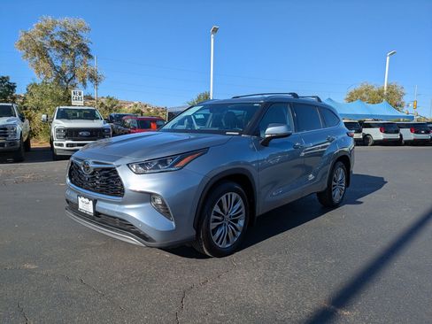 Used 2022 Toyota Highlander Platinum AWD/4WD image 7