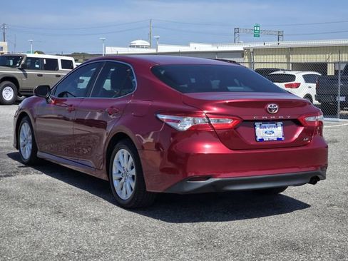 Used 2018 Toyota Camry LE FWD image 5