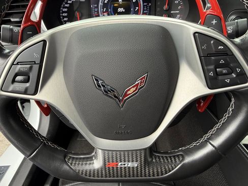 Used 2015 Chevrolet Corvette Z06 w/ 3LZ Preferred Equipment Group image 16