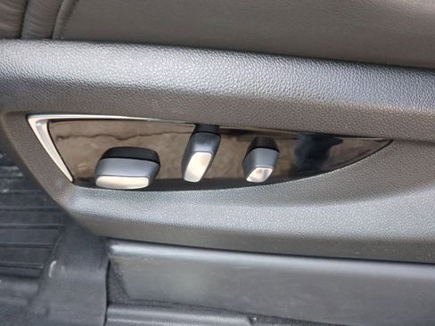 Used 2019 Cadillac Escalade ESV Luxury image 17