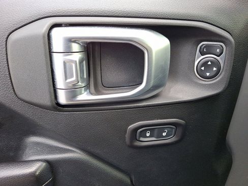 Used 2019 Jeep Wrangler Unlimited Sport S image 11