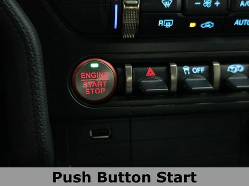 Used 2022 Ford Mustang Shelby GT500 w/ Carbon Fiber Track Pack image 29