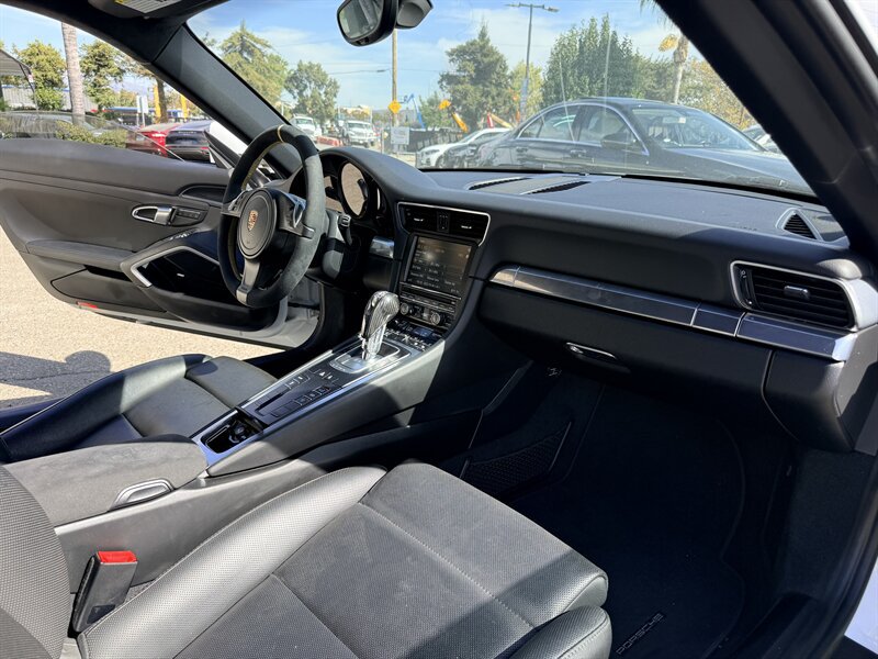 Used 2014 Porsche 911 Carrera RWD image 22