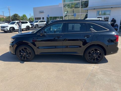 Used 2022 Kia Sorento SX image 8